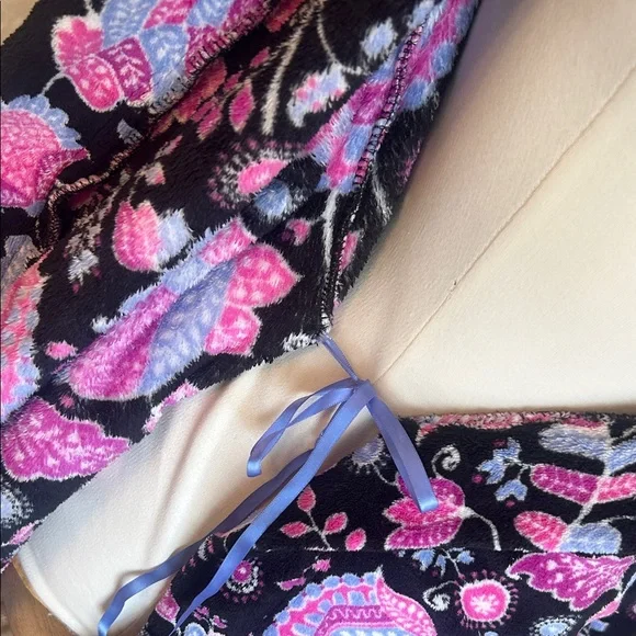 Vera Bradley💕Black, Hot Pink & Purple ALPINE FLORAL Hooded BATHROBE. Size S/M - Picture 10 of 15